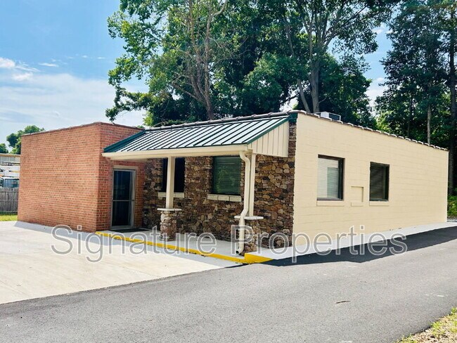 1821 Seymour Dr
