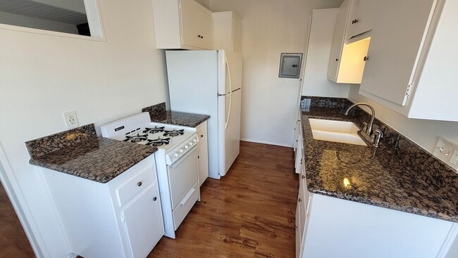 Building Photo - 6251 Milton Ave