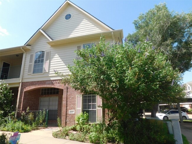 Building Photo - 2710 Grants Lake Blvd Unit G3