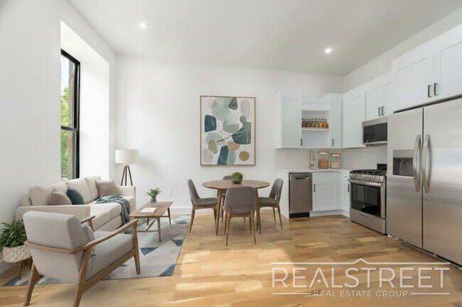 Building Photo - Stunning New 2 Bed 2 Bath with Backyard in Bed Stuy Townhouse