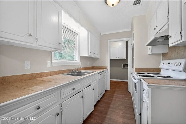 Photo - 148 York Dr