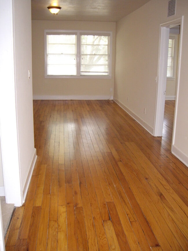 Photo - Bella Vista - Huge 2 Bedroom, 1 Bathroom A...