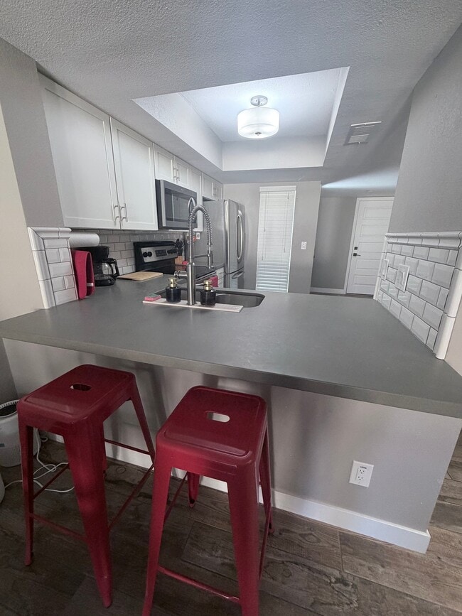 Photo - 815 E Grovers Ave