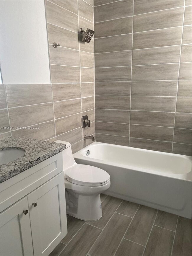 Photo - 24940 SW 134th Ave Unidad 5