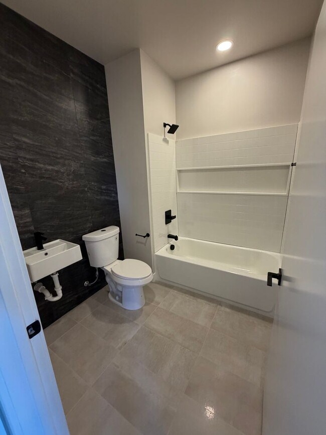 Photo - 3365 A St Unidad Studio 2