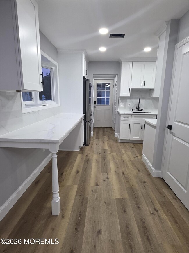 Photo - 110 17th Ave