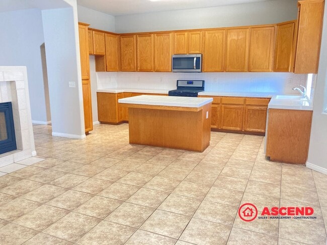 Photo - Beautiful 4 bedroom home!