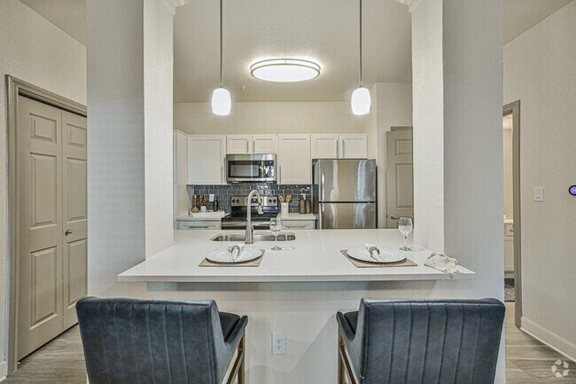 Building Photo - Up to 3 Weeks Free Rent & a Little Somethi... Unit AA142 Rental