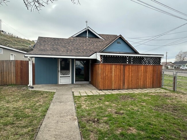 Building Photo - 2bed/1bath