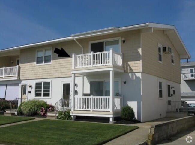 Building Photo - 3312 Ocean Ave Rental
