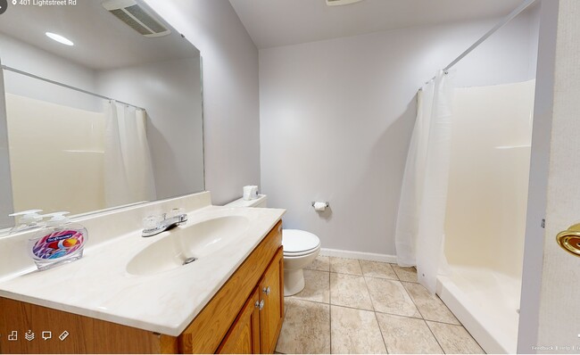 Bathroom - 401 Lightstreet