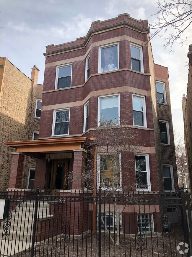 Building Photo - 2323 N Hamlin Ave Unit 1 Rental