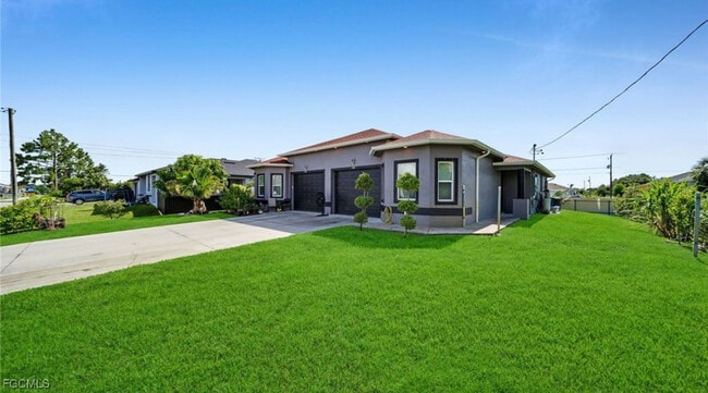 Photo - 320 Homer Ave S