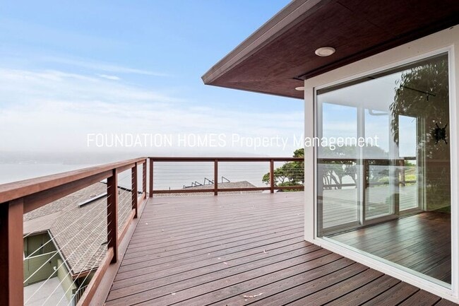 Photo - 1996 Centro W St