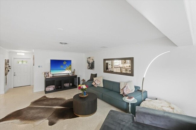 Photo - 206 SE Wentworth Dr