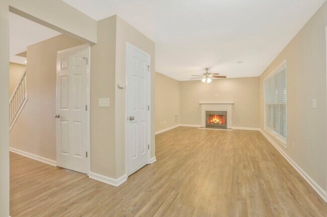 Photo - 574 Seneca Dr