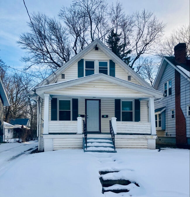 Building Photo - 958 Hunt St Rental