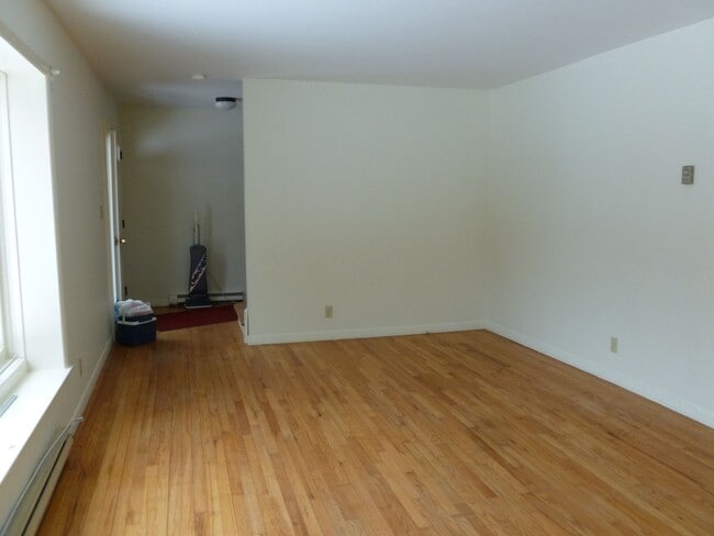 Photo - 48 Madison St