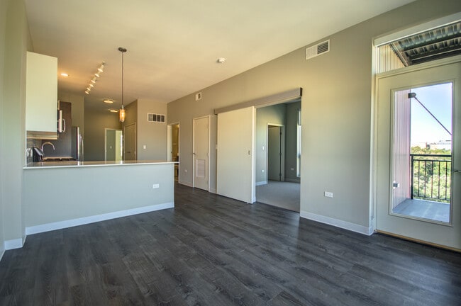 Photo - 851 W Grand Ave Unit 307