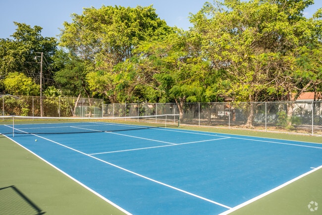 Photo - Sunset Club Apartments