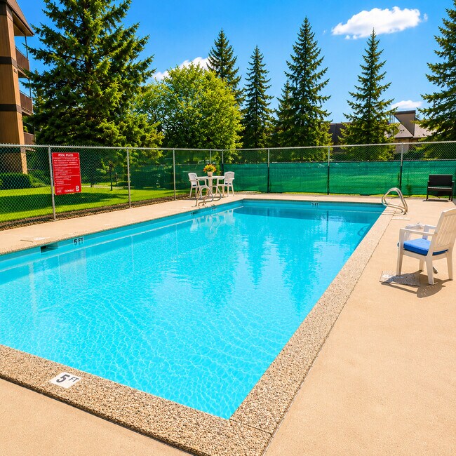 Photo - Pineridge Apartments