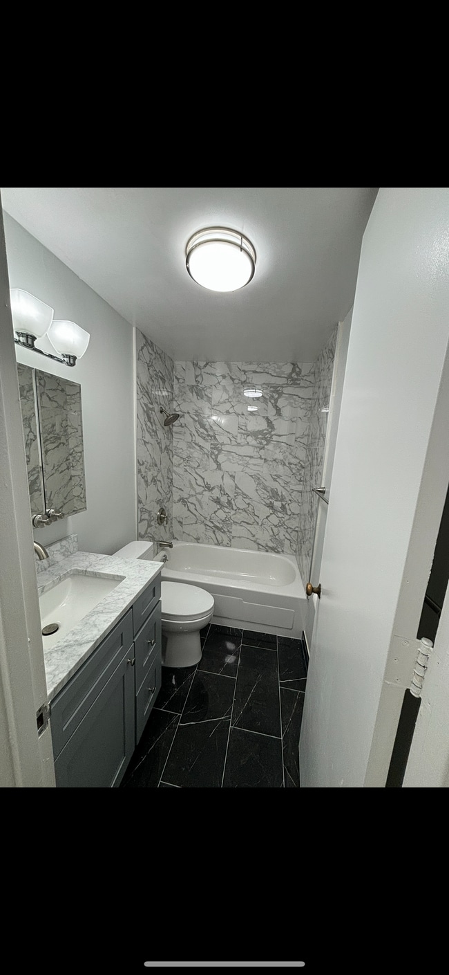 Photo - 2650 N Lakeview Ave Unit 3403