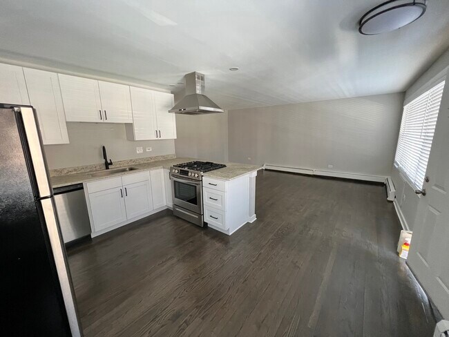 Photo - 4801 N Ridgeway Ave