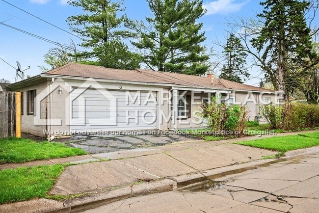 Building Photo - 14003 Hendricks Ave