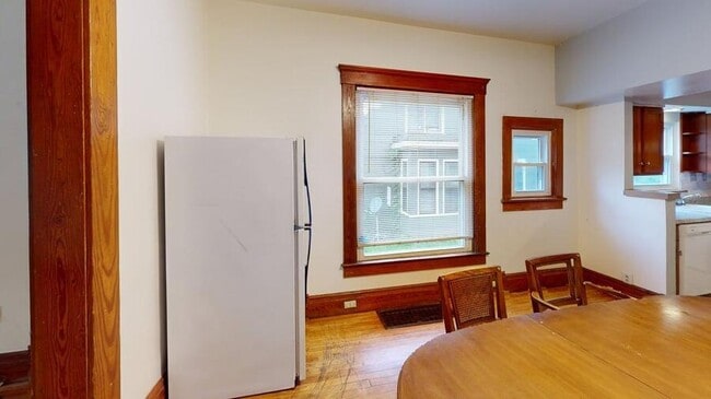 Photo - 335 Catherine-335CAT Unidad 335CAT