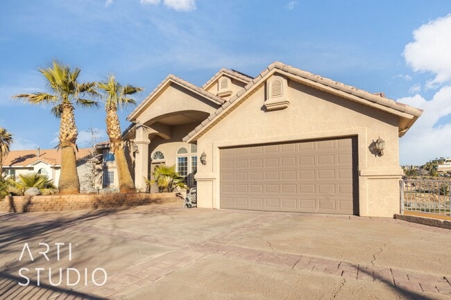 Building Photo - Spacious 3-Bedroom Walk-Out Basement Apartment in Desirable Bloomington Hills