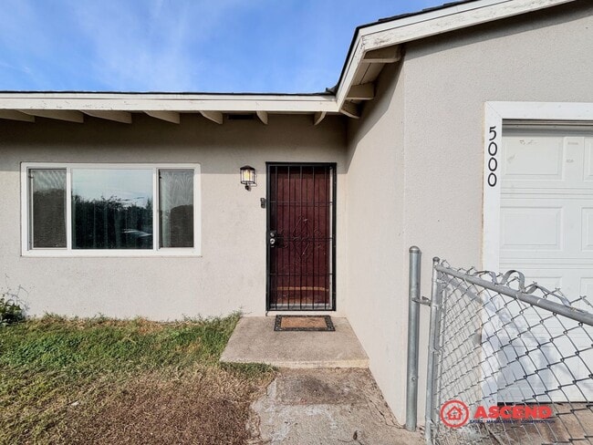 Photo - 3-Bedroom Home In East Bakersfield!