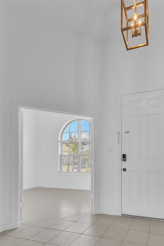Building Photo - 1805 Everglades Dr