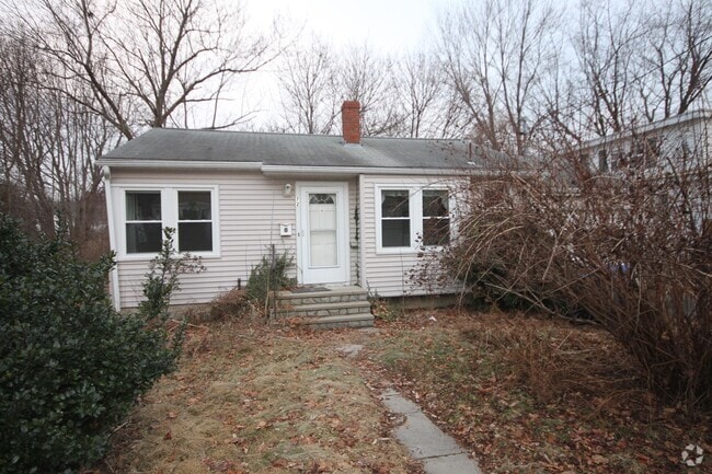 Building Photo - South Portland-72Fessenden St.: 2 BR and 1... Rental