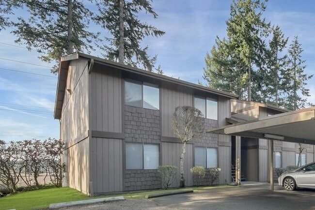 Building Photo - Updated Two Bedroom unit off Orchard Street, In Tacoma!