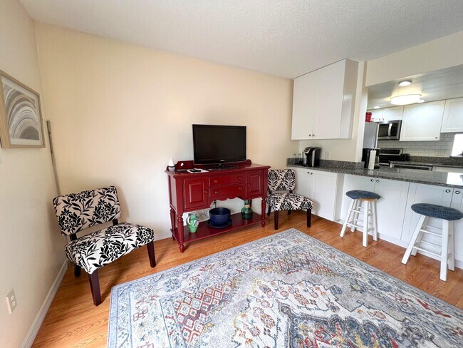 Photo - 513 Seaport Blvd