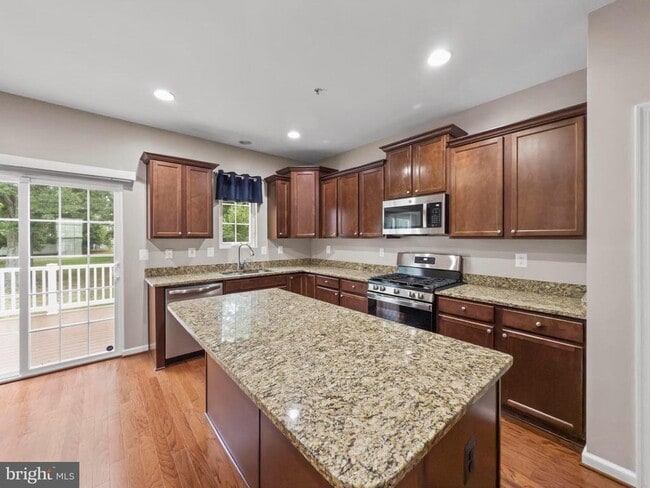Photo - 7425 Willow View Ln