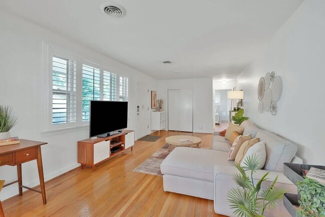 Photo - 6231 Henry Ford Dr