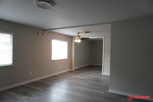 Photo - 6201 Hartman Ave