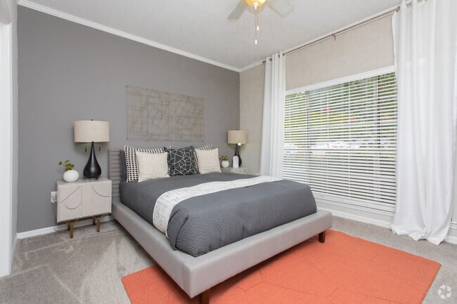 2BR, 2BA - 1114SF
