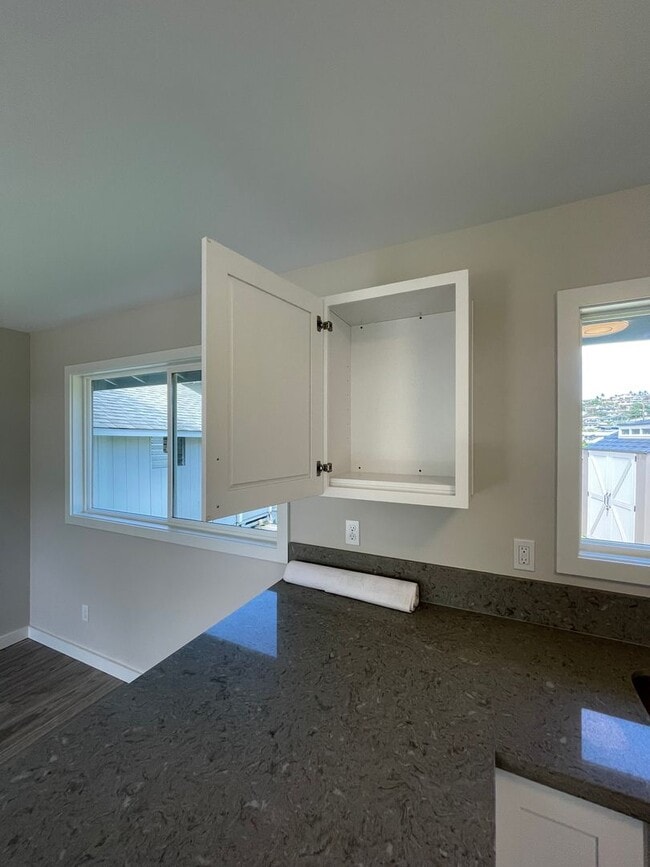 Photo - Kaneohe Duplex - Downstairs unit 2 bedroom...