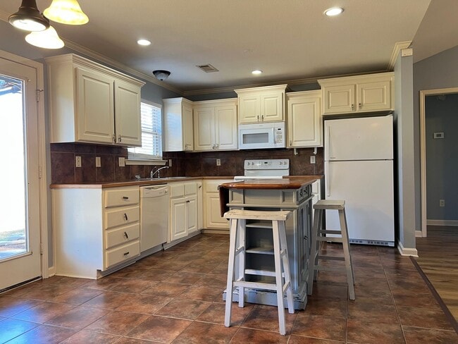 Photo - 303 Boston St