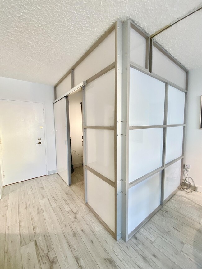 Photo - 800 West Ave