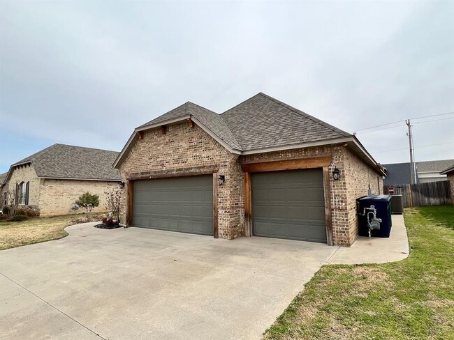 Photo - 6516 Bentley Dr