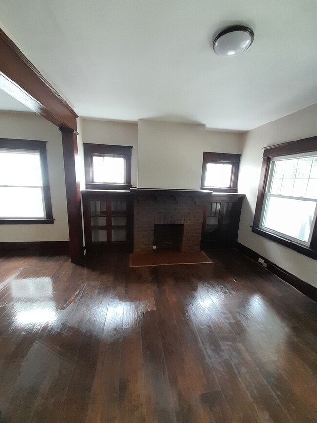 Building Photo - 85 Columbus Ave Unit 1