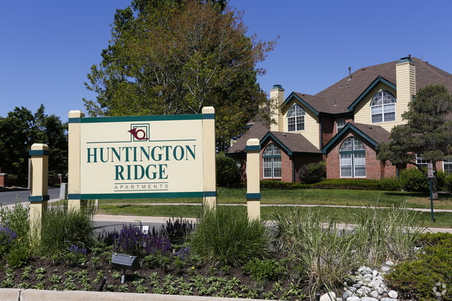 Building Photo - Huntington Ridge Apartments