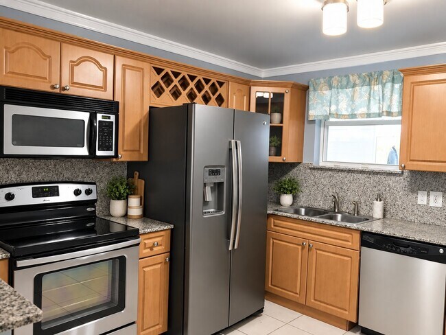 2/1 First Floor Condo in Jax Beach - Pet Friendly, Lawncare Included, In-Unit Laundry!