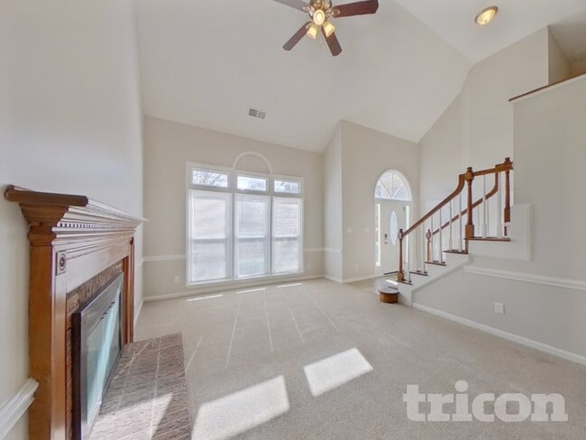 Photo - 713 Trailing Rock Dr