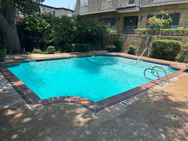 5014 Les Chateaux Dr Unit 230