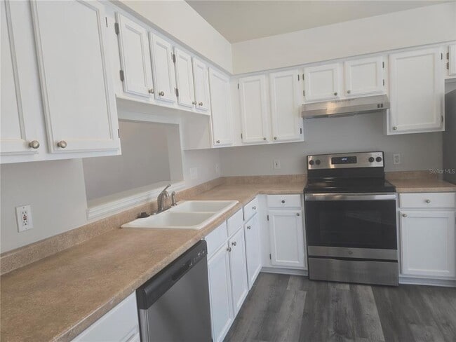 Photo - 901 Beresford Way