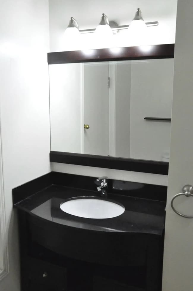 Photo - 1 Flora St Unit 2